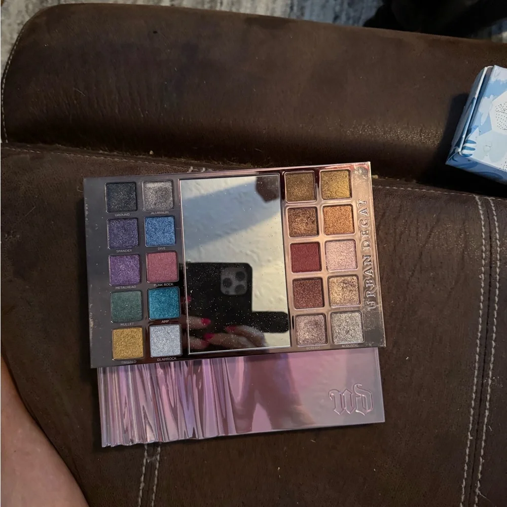Urban Decay light beige